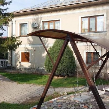 Room Hostel Dostyk Almaty Exterior foto
