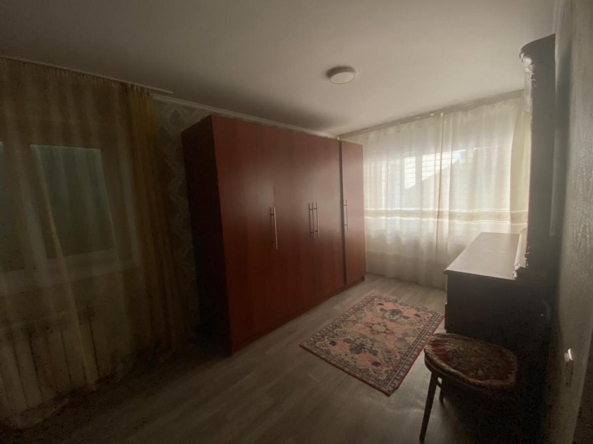 Room Hostel Dostyk Almaty Exterior foto